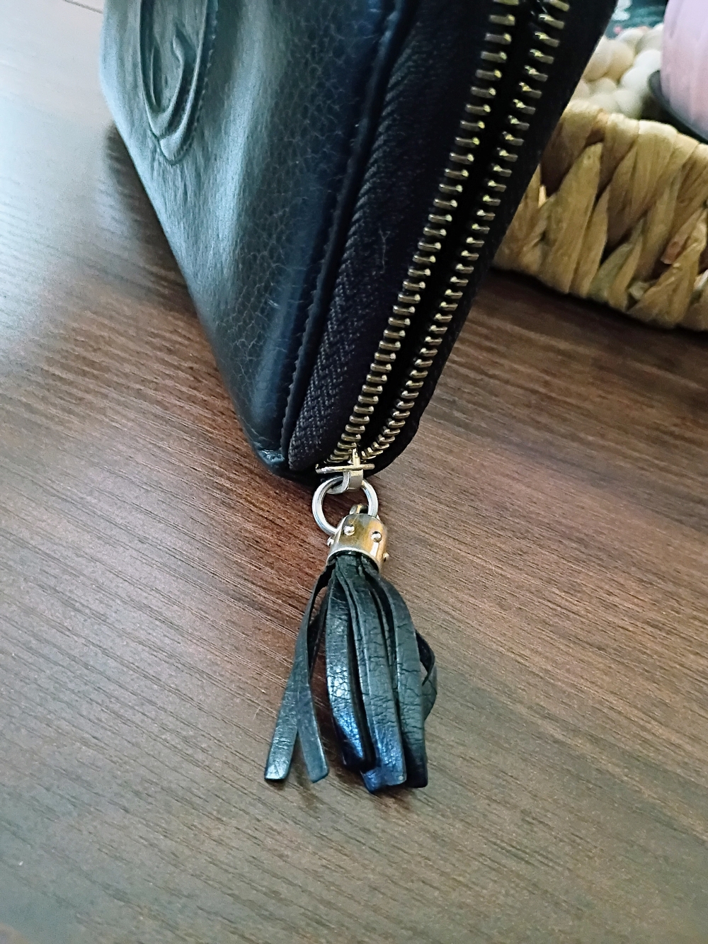 Gucci Soho Black Pebbled Leather Zip Around Wallet Tassel (As-Is) - Picture 4 of 13